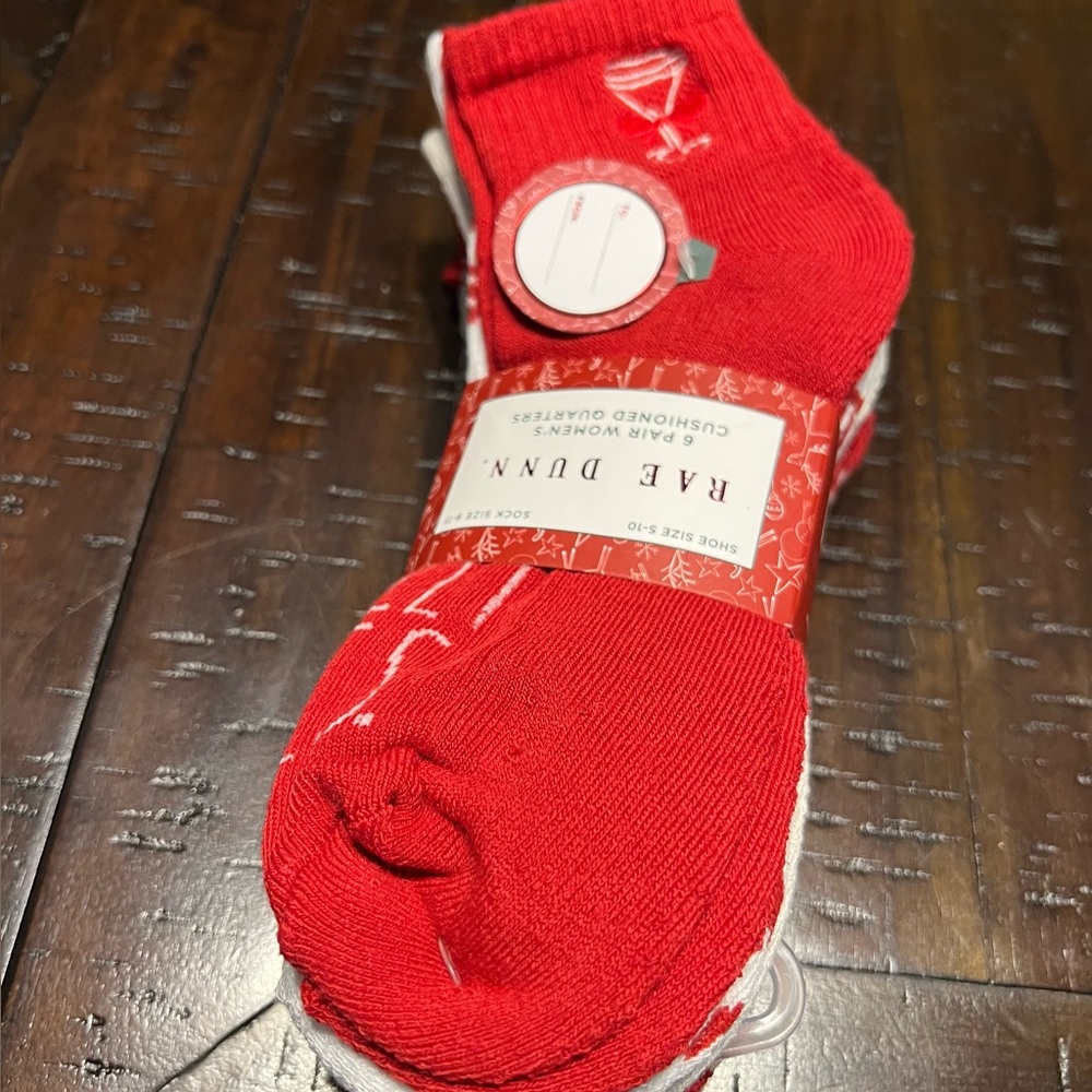 Rae Dunn Women’s Holiday Cheers Cushioned 6 pairs Quarter Length Socks